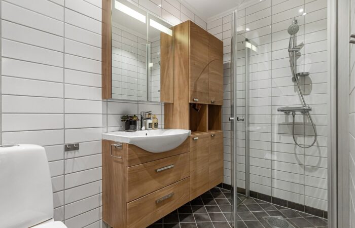 Salle_de_bain_:_les_incontournables_à_adopter_en_2023